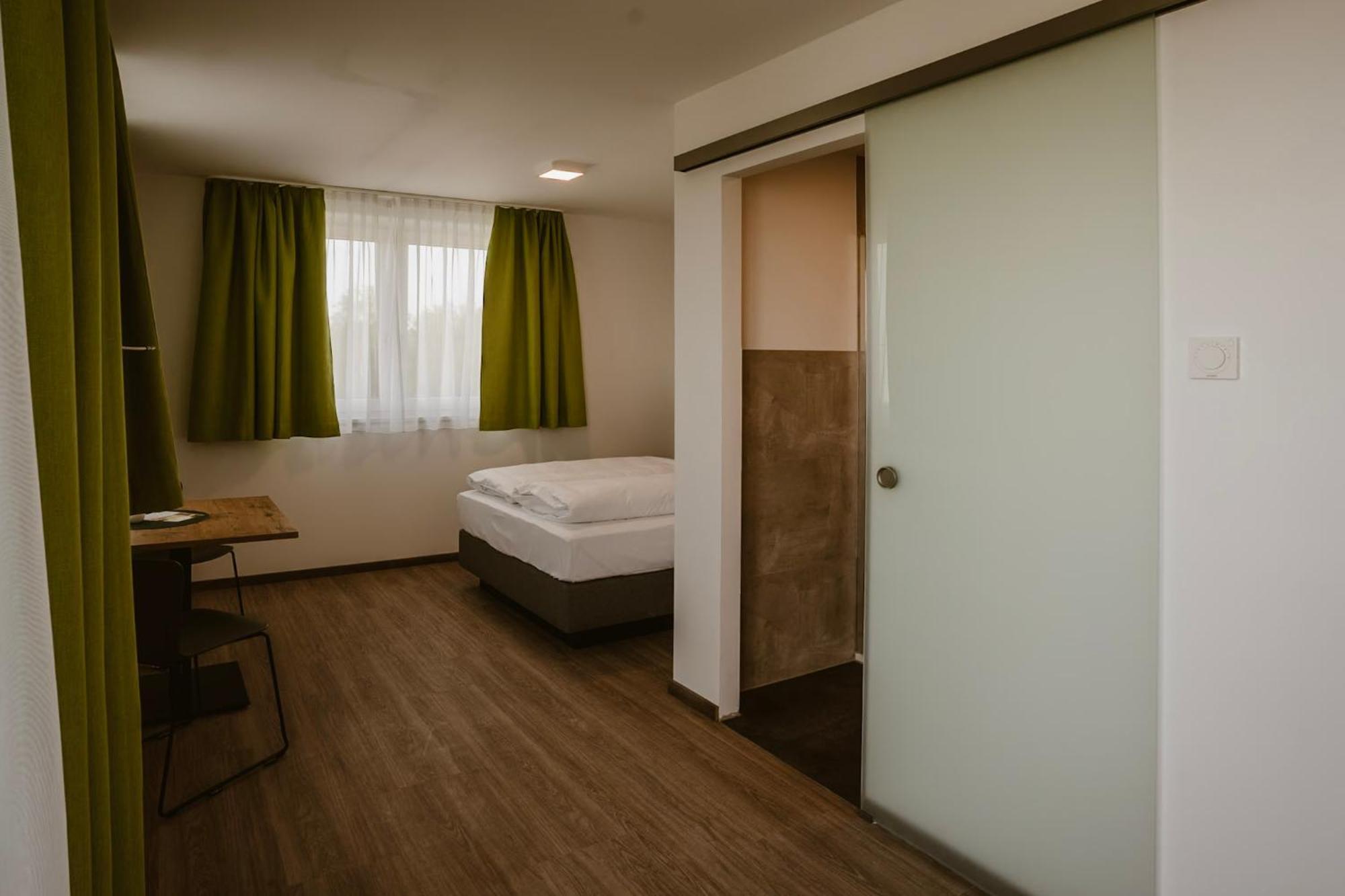Motel Sleep Inn Toging am Inn Eksteriør billede